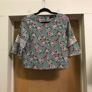 Lipslide Floral ruffle crop top bell sleeves Green Teal size S